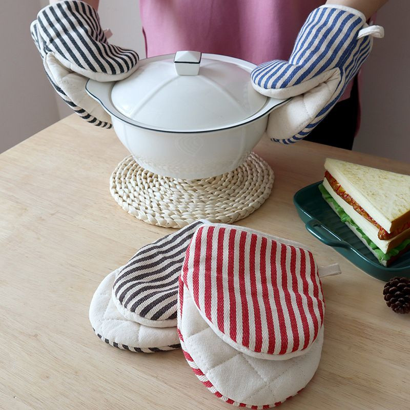 Heat-Resistant Oven Gloves